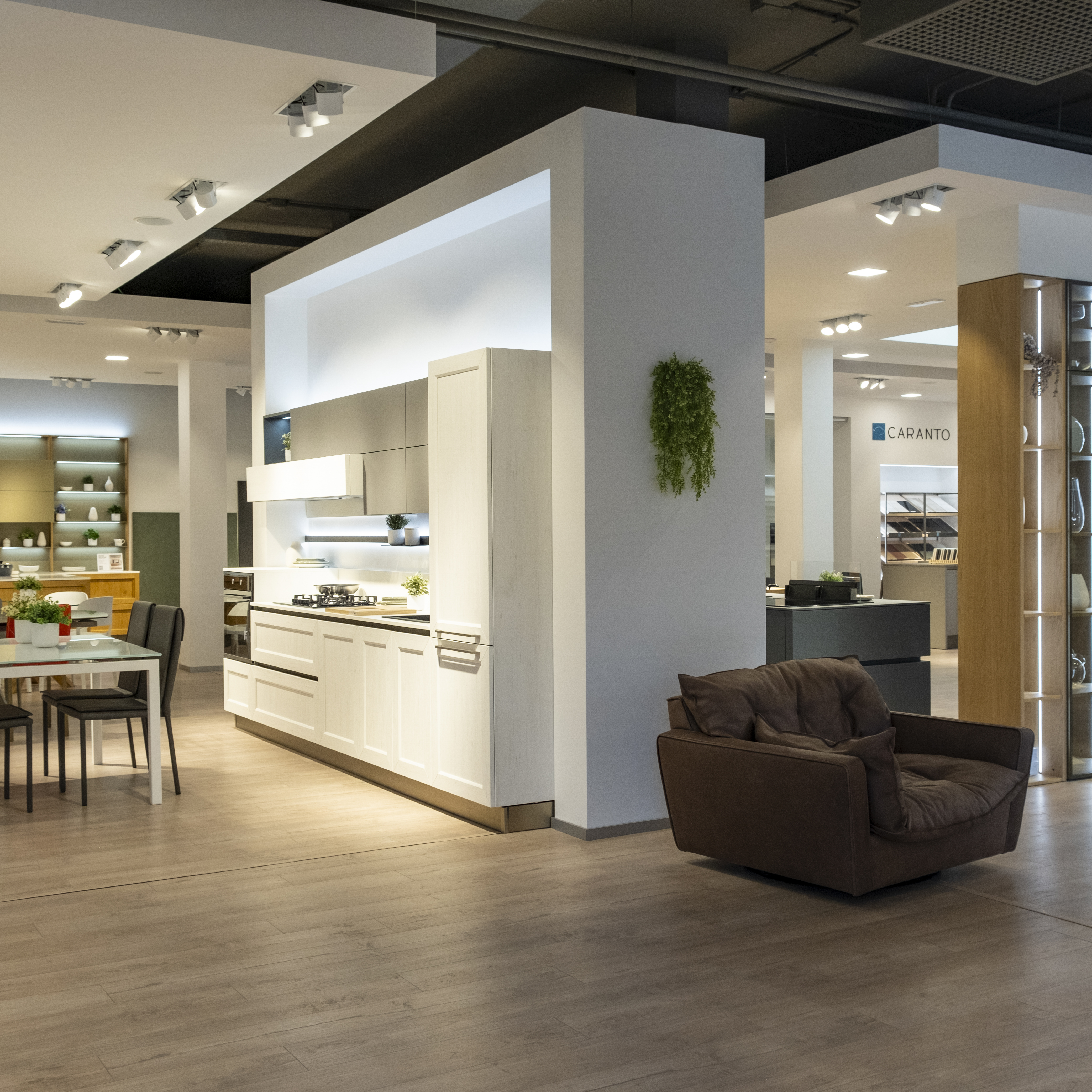 Showroom 76